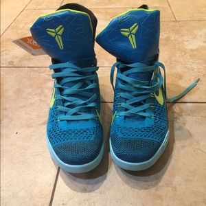 high ankle shoes nike